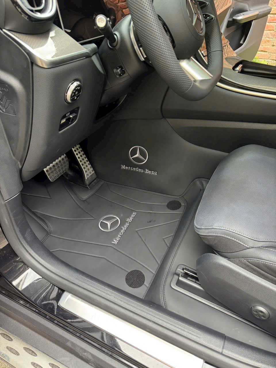 Koberce z nappa kůže v Mercedes-Benz GLS 2025 — Místo řidiče
